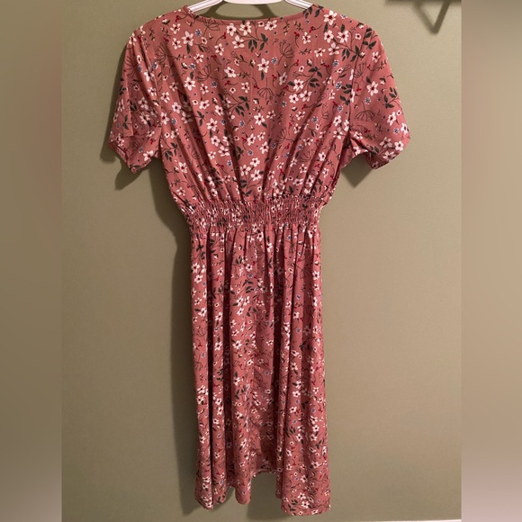 Light summer dress - Picture 2 of 3